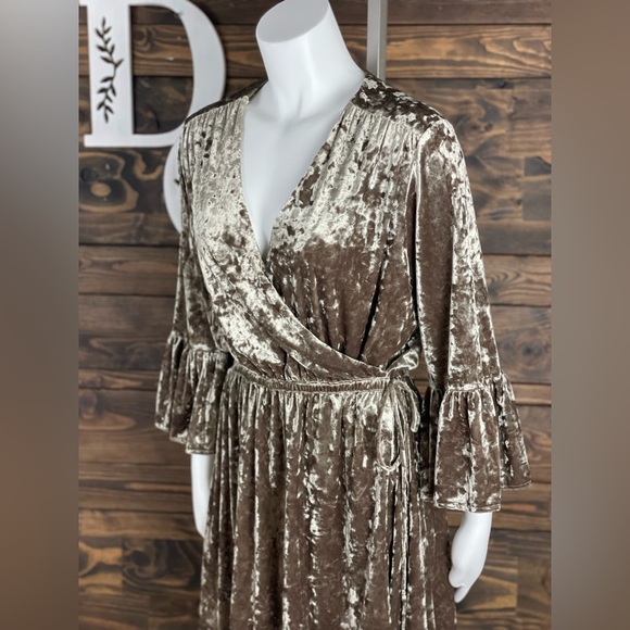 L’AGENCE | Crushed Velvet Riley Mink Wrap Dress Quarter Bell Sleeve Mini Dress - Picture 5 of 15